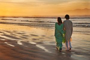 indian-couple-sea-beach
